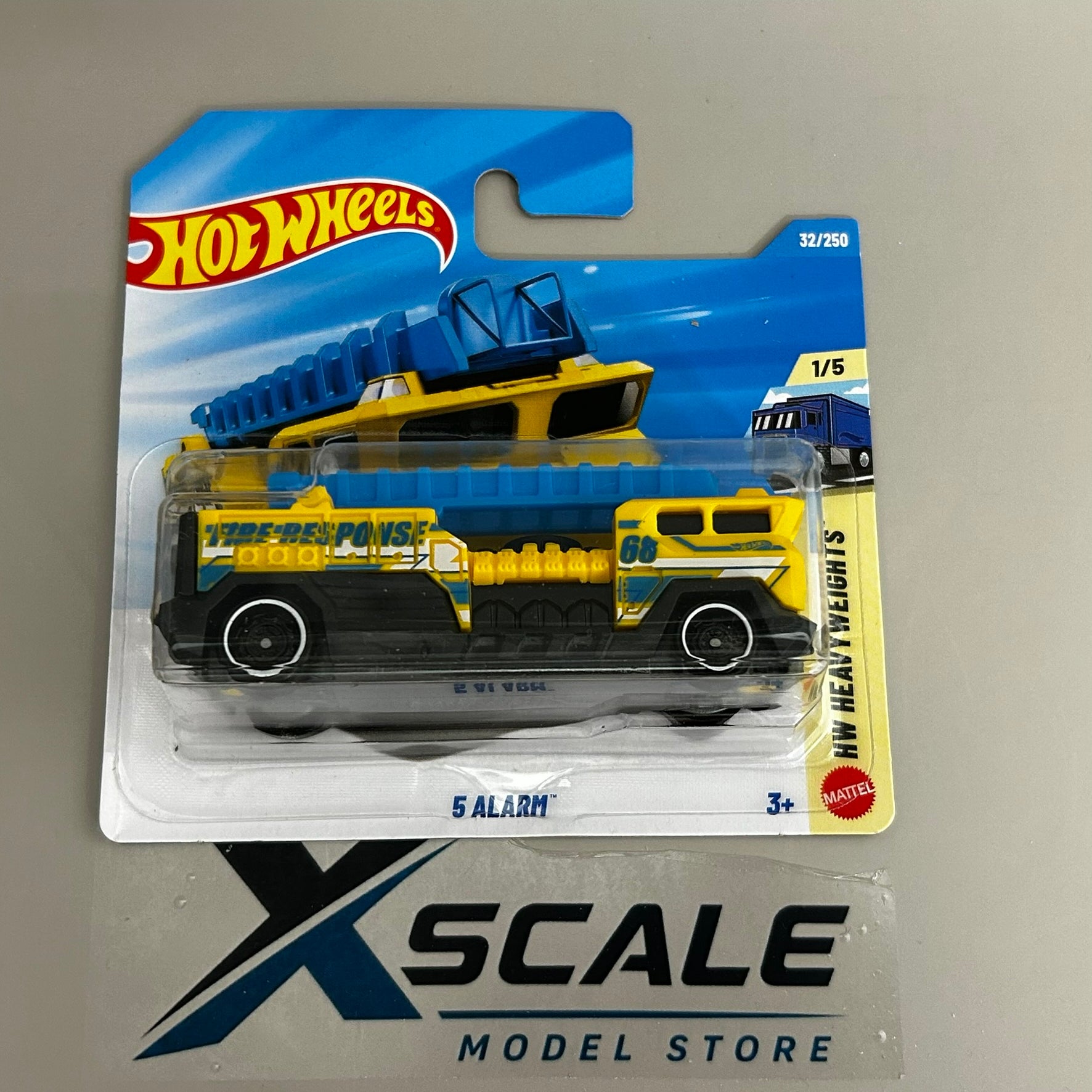 Hot Wheels 2026 J 1/64 Heavy Weights 5 Alarm