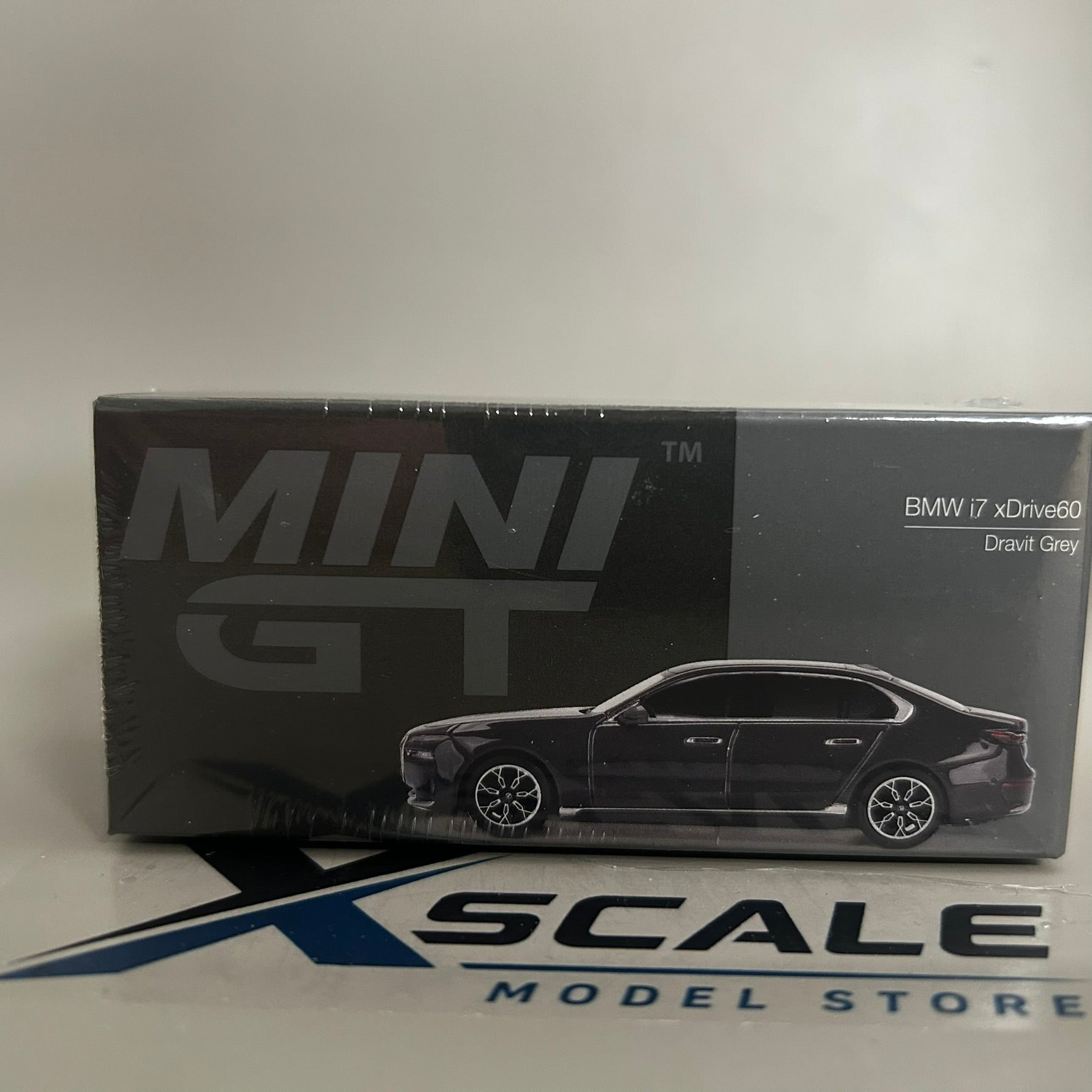 Mini GT 1/64 #818 BMW i7 xDrive60 Grey