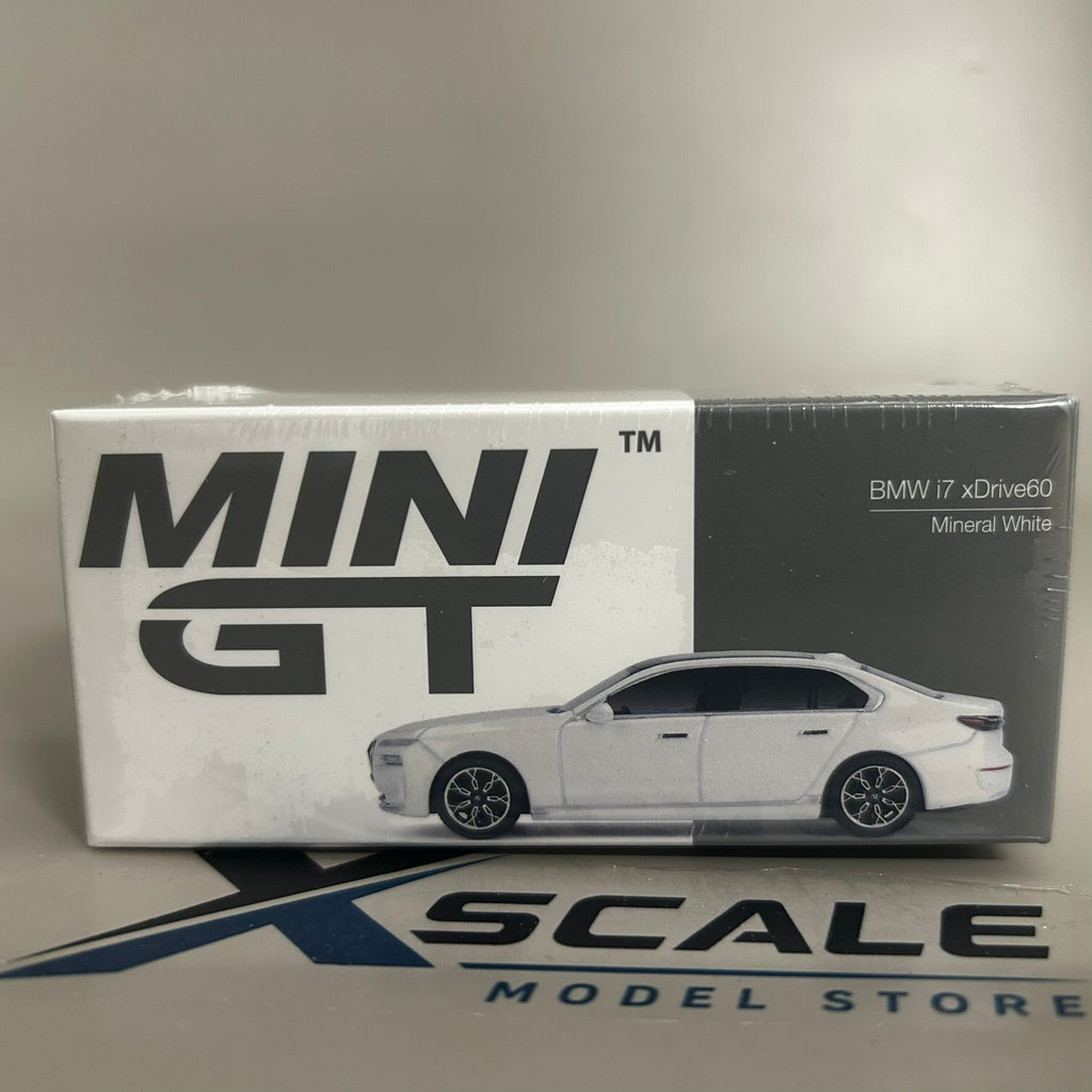 Mini GT 1/64 #819 BMW i7 xDrive60 White