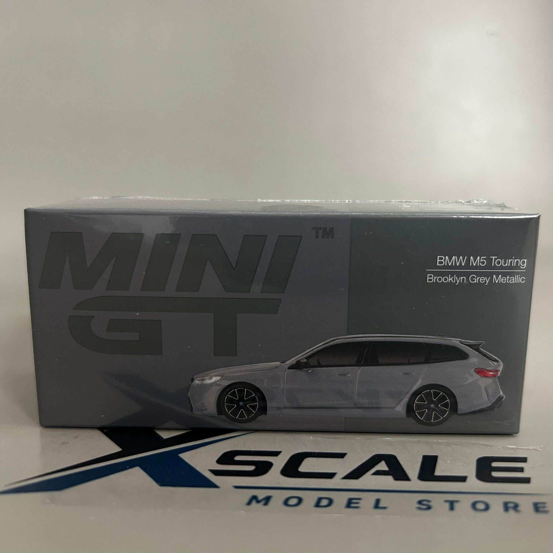 Mini GT 1/64 #1096 BMW M5 Touring Grey