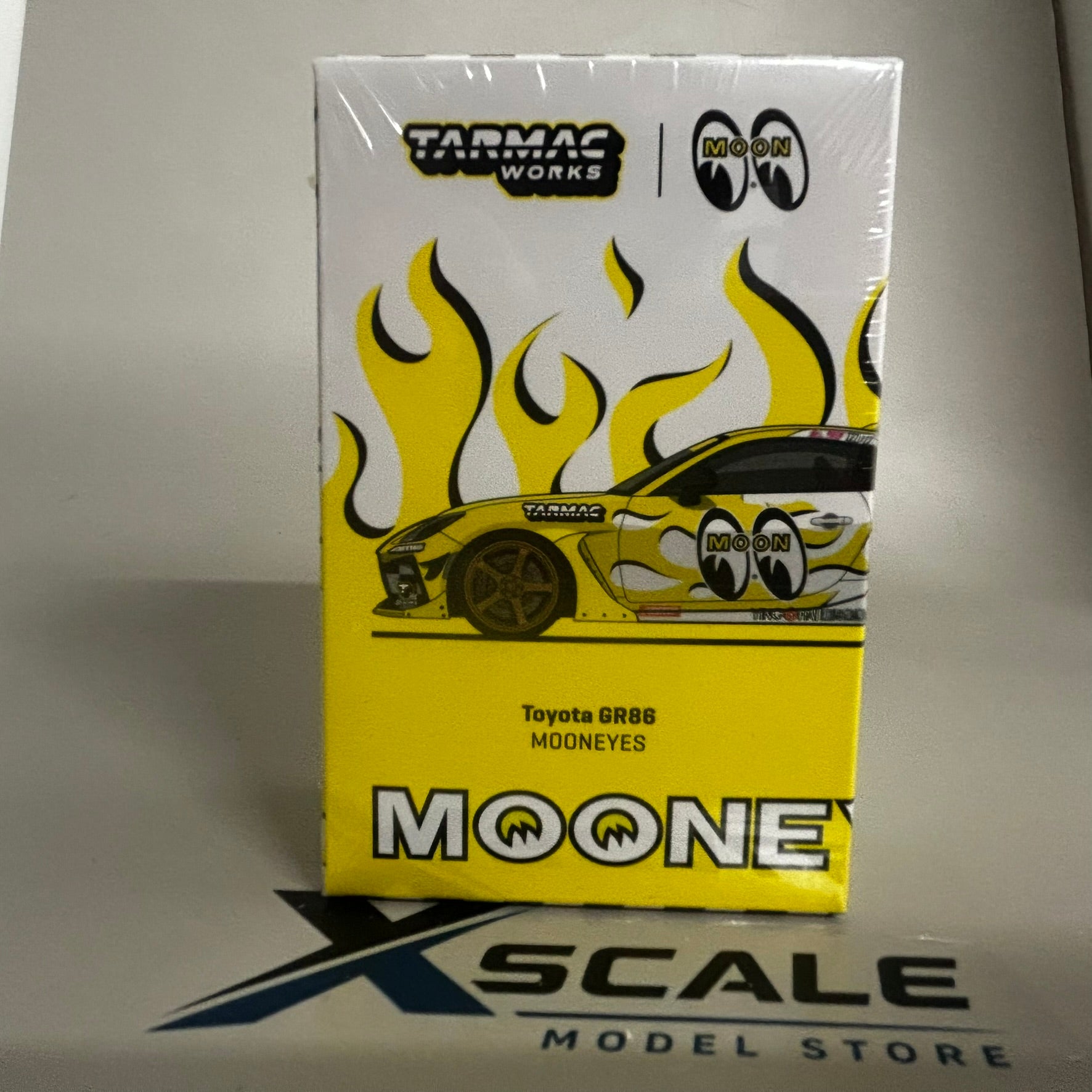 Tarmac Works 1/64 Toyota GR86 Mooneyes