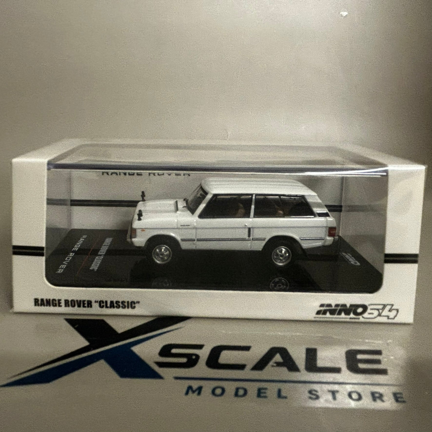Inno64 1/64 Range Rover Classic White