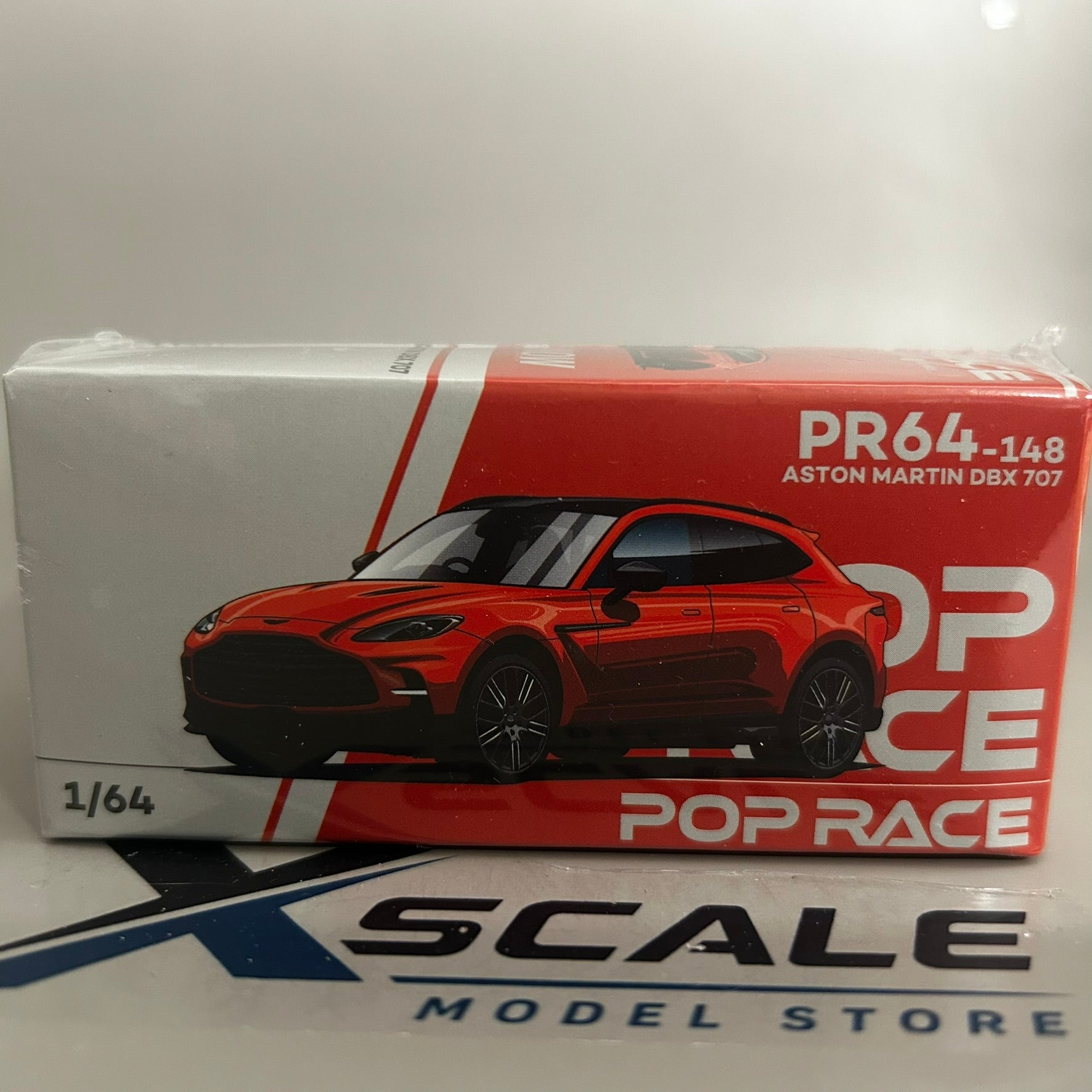 Pop Race 1/64 #148 Aston Martin DBX 707
