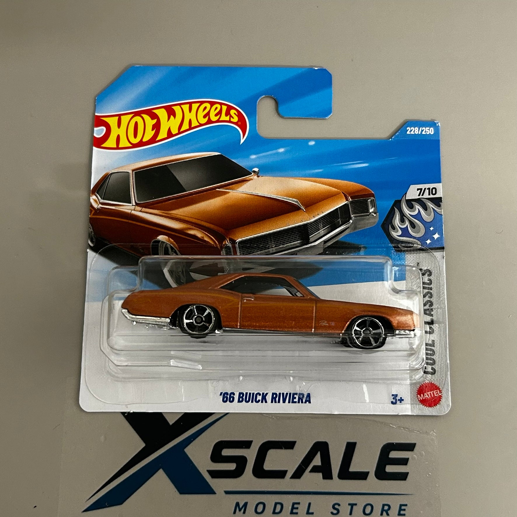 Hot Wheels 2026 M 1/64 GM 66 Buick Riviera