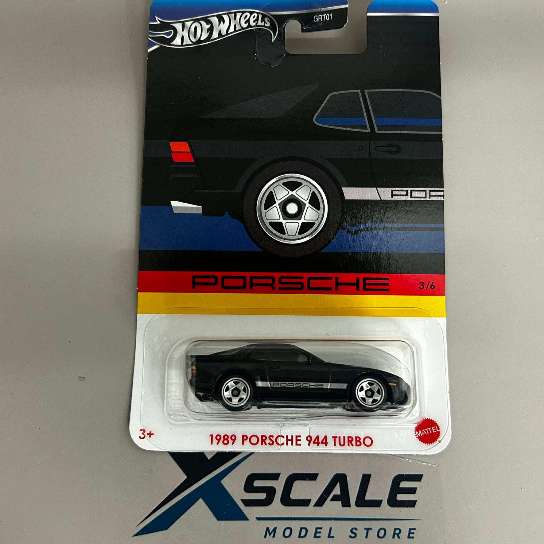 Silver Series Hot Wheels 1/64 Porsche 1989 944