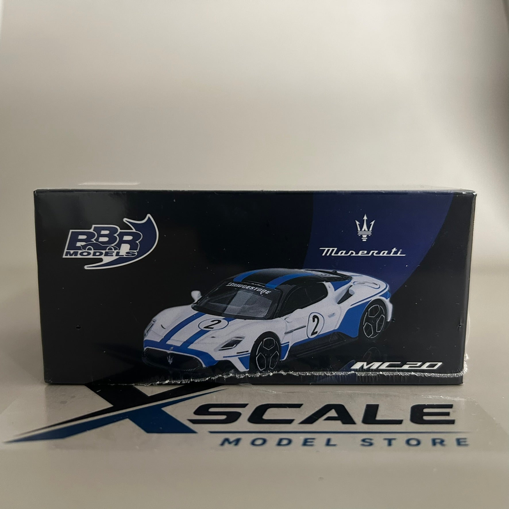 BBR 1/64 Maserati MC20 White/Blue