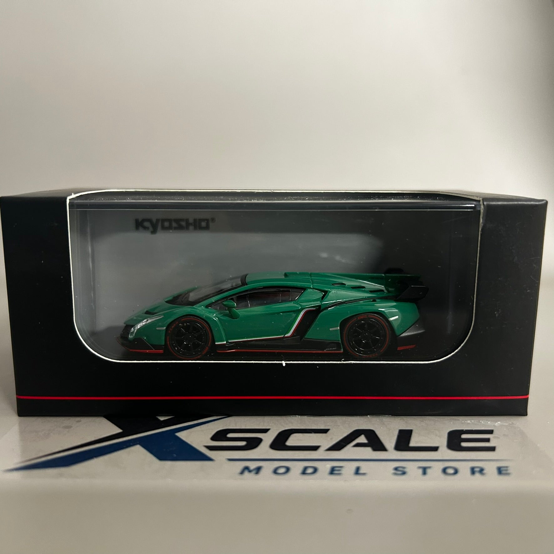 Kyosho 1/64 Lamborghini Veneno Roadster Green