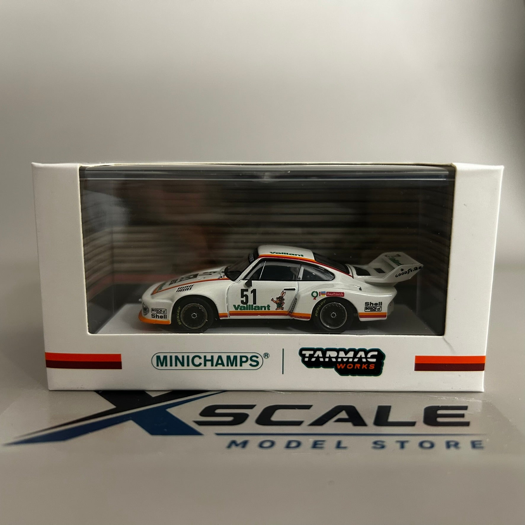 Tarmac Works Minichamps 1/64 Porsche 935/77 Zolder Lowe 1977