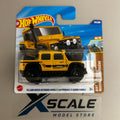 Hot Wheels 1/64 Land Rover Defender Double Cab Yellow