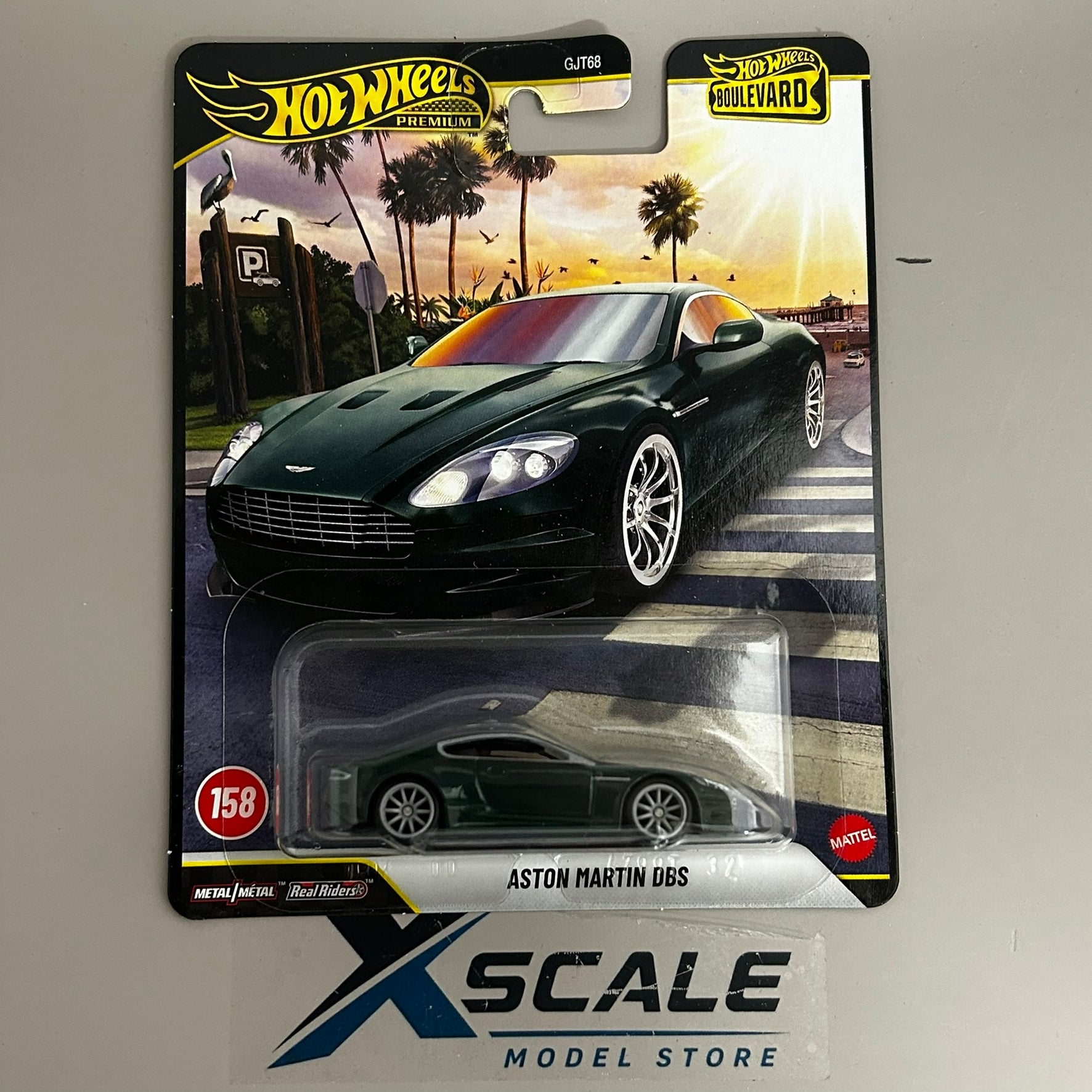 Premium Hot Wheels 1/64 Boulevard Aston Martin DBS
