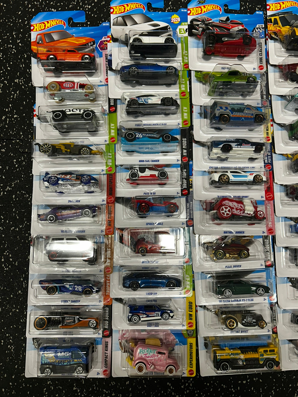 #26 Hot Wheels x72 CARS 1:64 CLEARANCE JOBLOT BUNDLE *NO DUPLICATES*