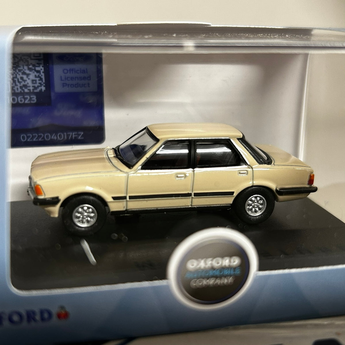 Oxford Diecast 1/76 Ford Cortina MK5 Biege