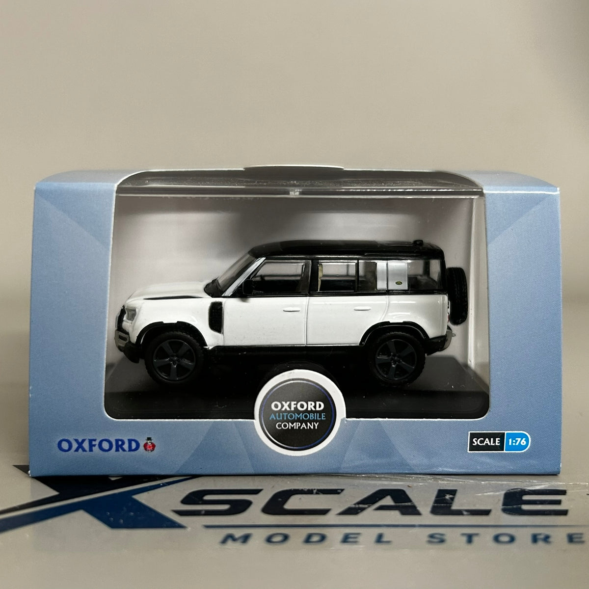 Oxford Diecast 1/76 Land Rover Defender 110 White