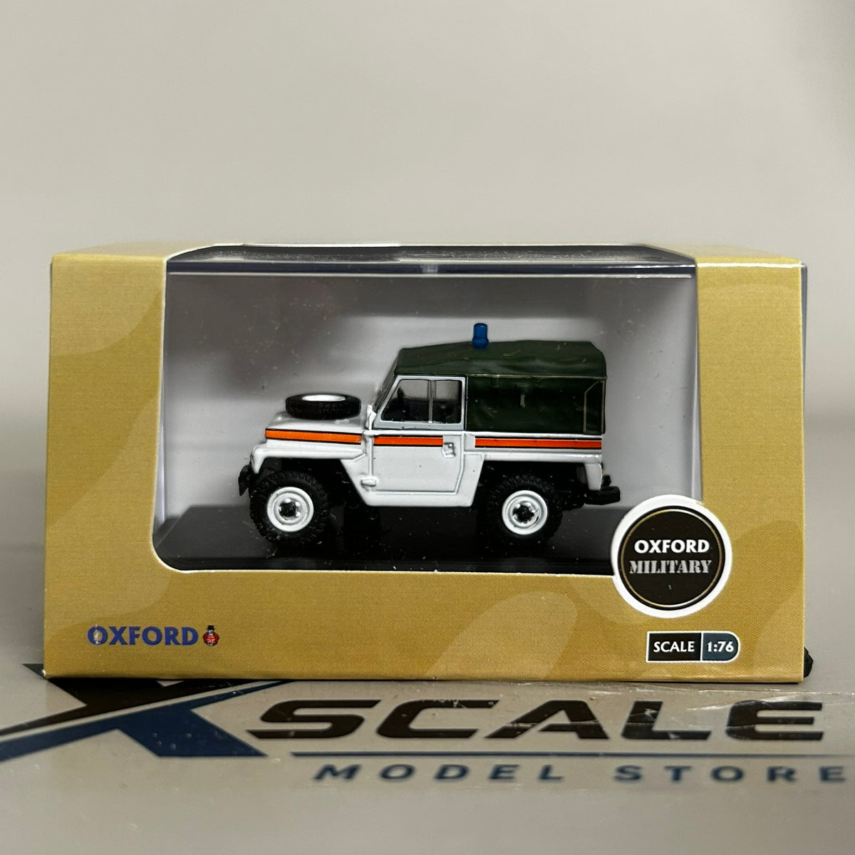 Oxford Diecast 1/76 Land Rover Lightweight RAF Police