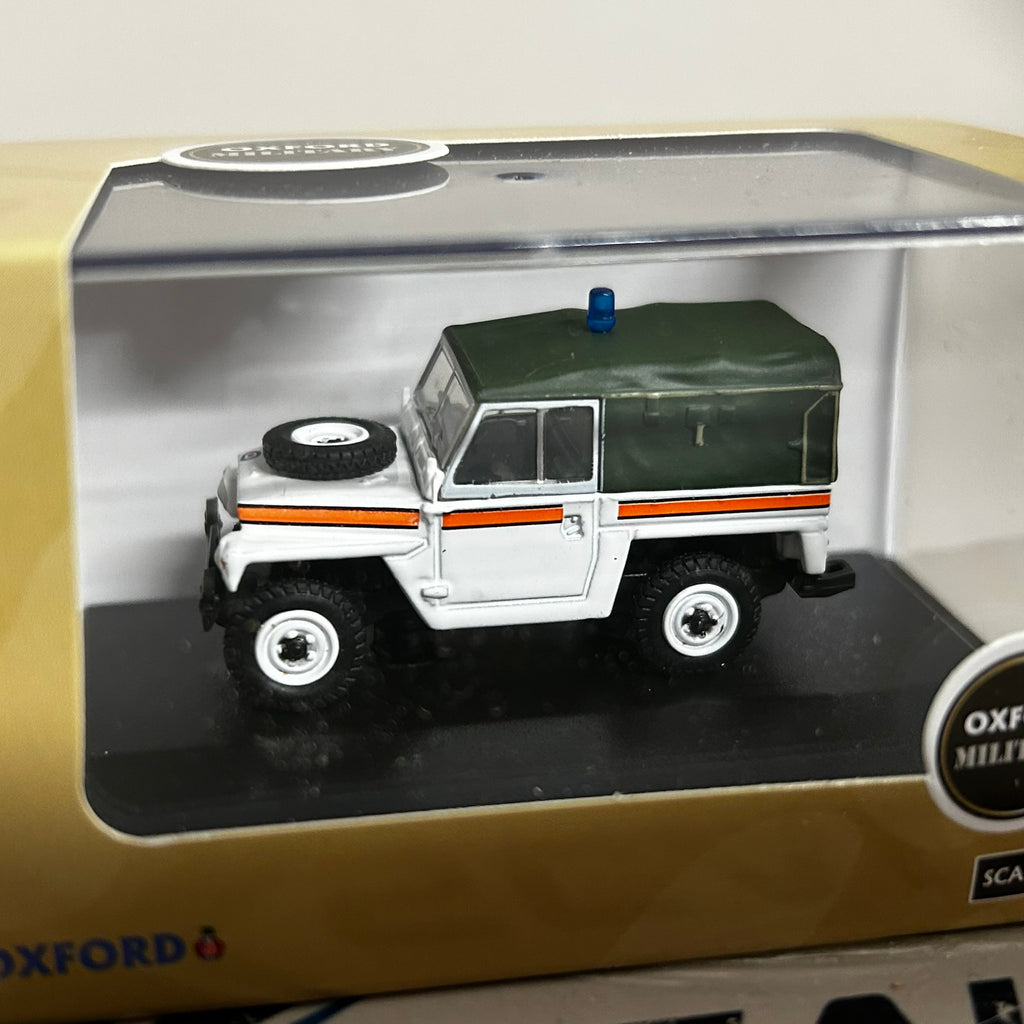 Oxford Diecast 1/76 Land Rover Lightweight RAF Police