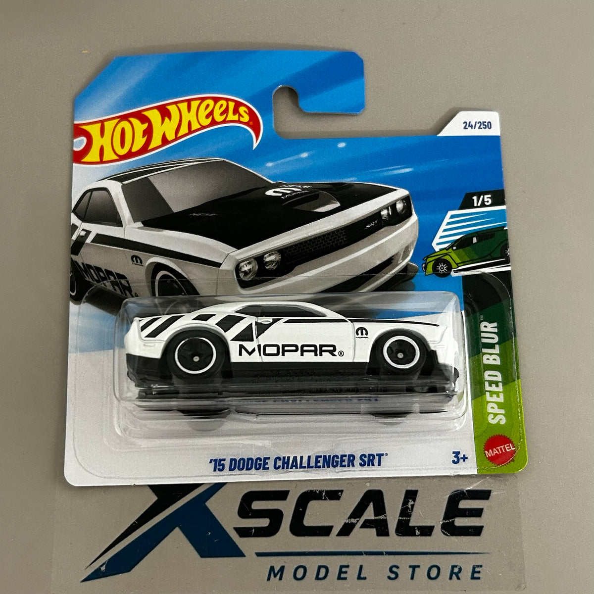 Hot Wheels 2027 A 1/64 Dodge Challenger SRT