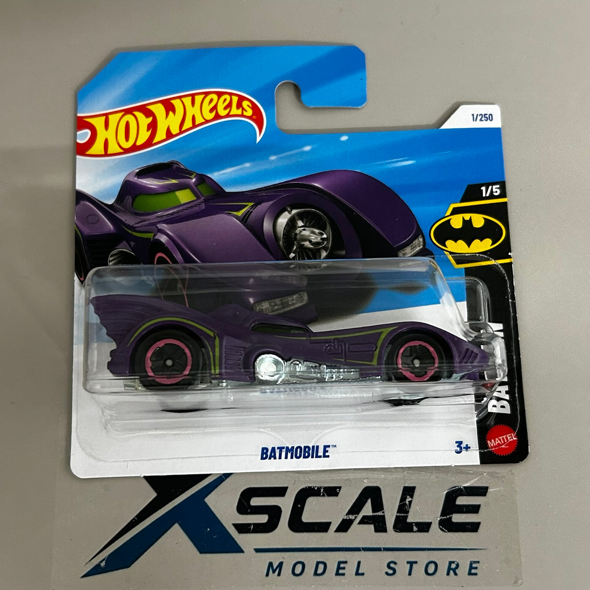 Hot Wheels 2027 A 1/64 Batman Batmobile