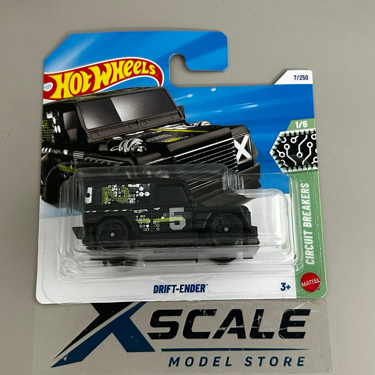 Hot Wheels 2027 A 1/64 Circuit Breakers Drift Ender