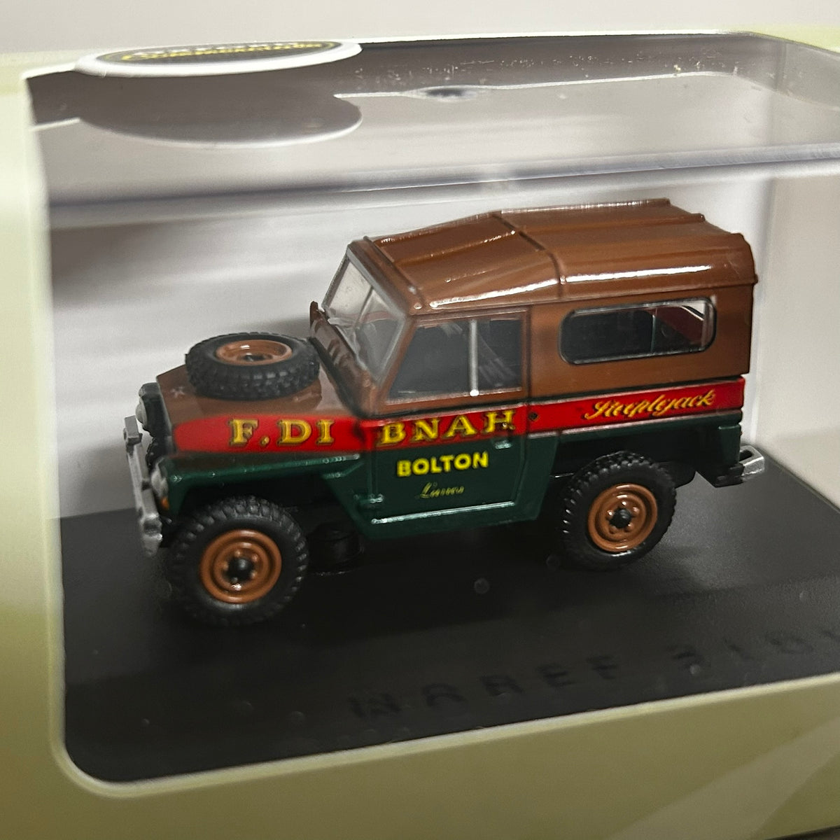 Oxford Diecast 1/76 Land Rover 1/2 Ton Lightweight Hard Top Fred Dibnah