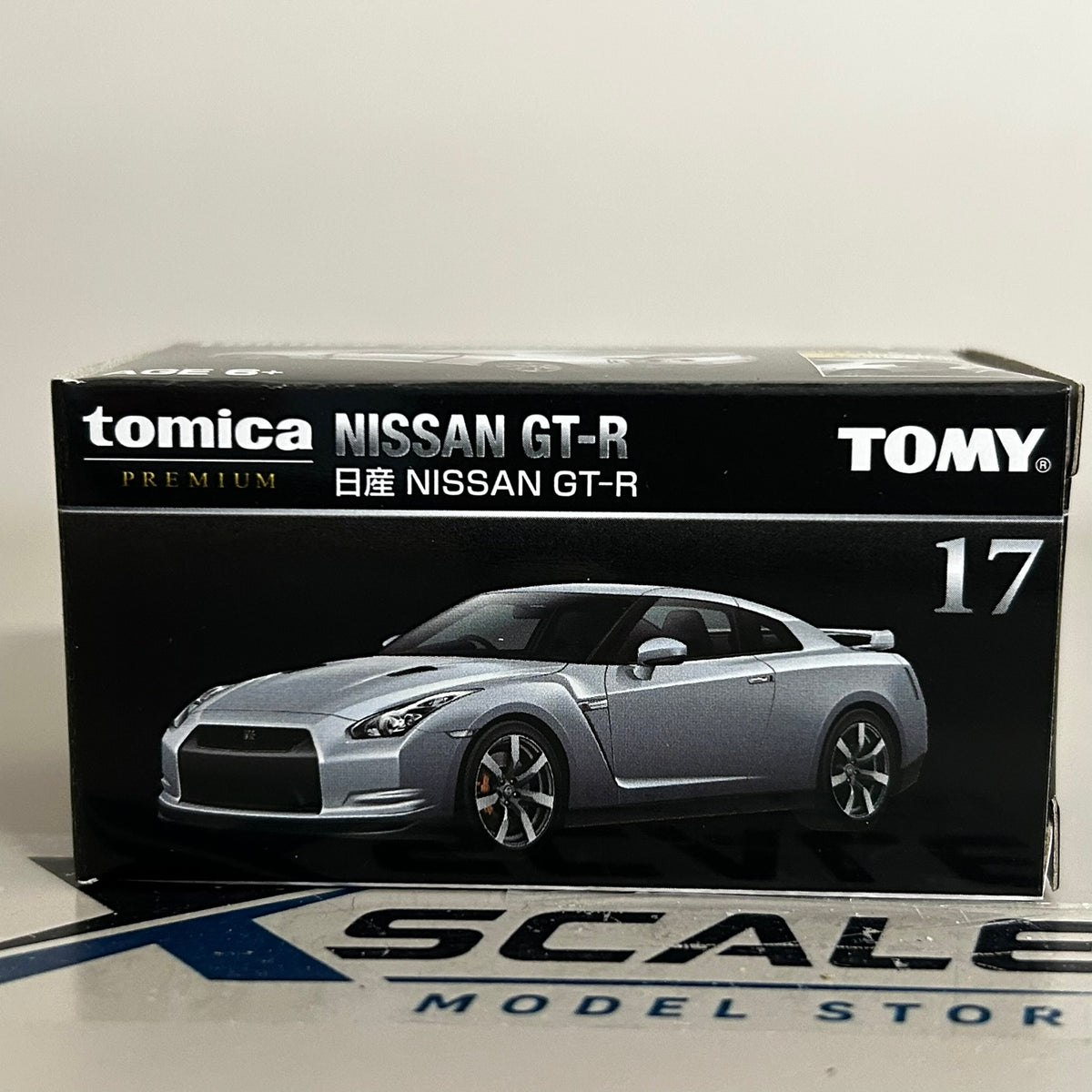 Tomica Premium 1/64 #17 Nissan GTR