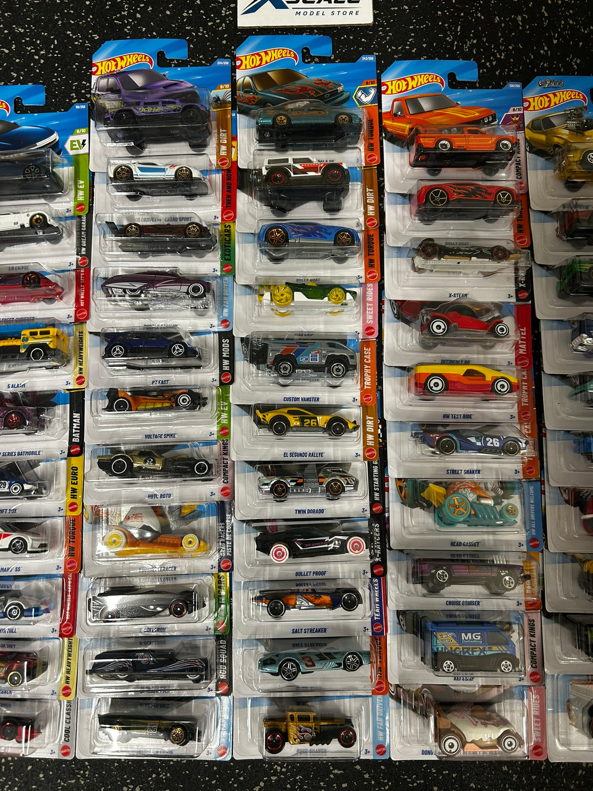 #27 Hot Wheels x72 CARS 1:64 CLEARANCE JOBLOT BUNDLE *NO DUPLICATES*