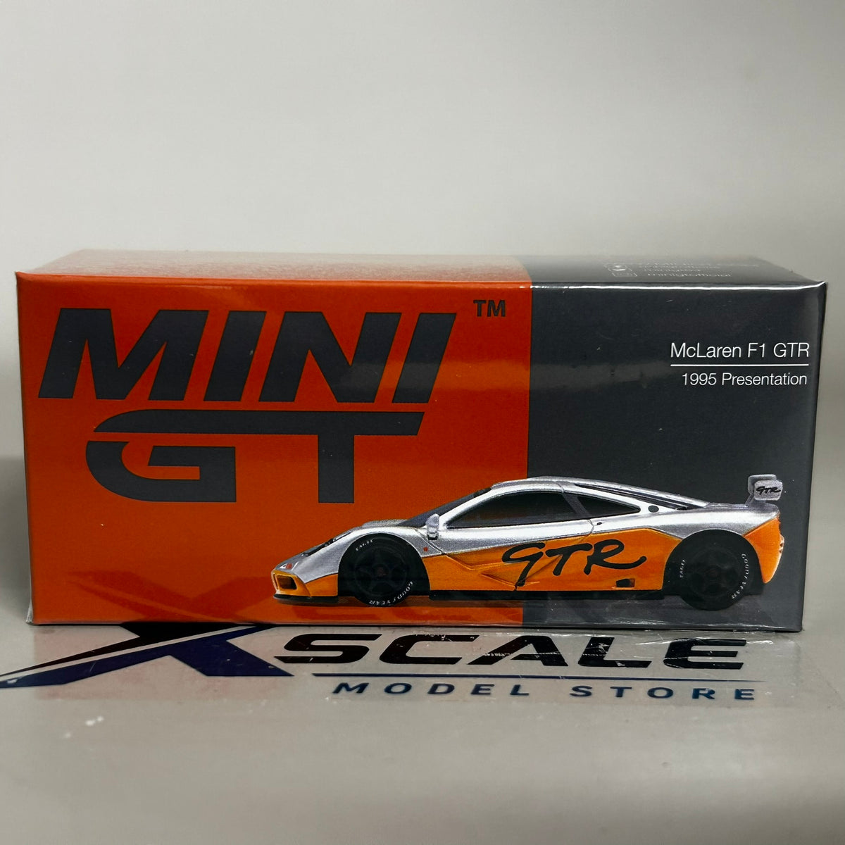 Mini GT 1/64 #1318 McLaren F1 GTR 1995 Presentation