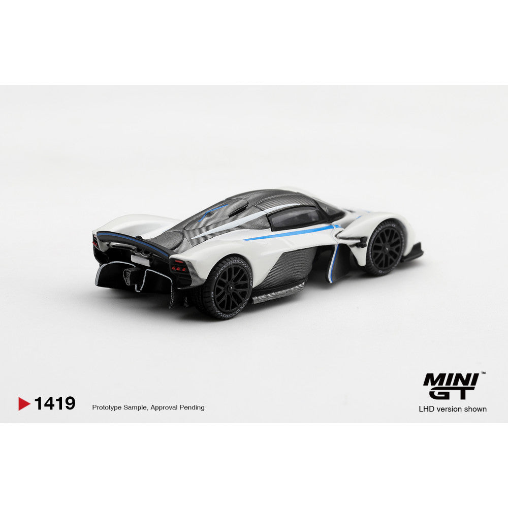 (PRE-ORDER) Mini GT 1/64 #1419 Aston Martin Valkyrie Escaping