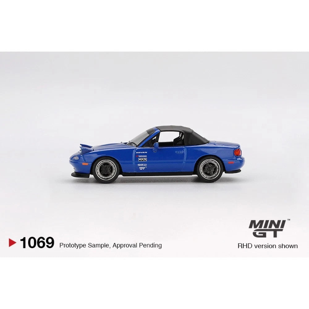 Mini GT 1/64 #1069 Mazda MX5 Miata Blue