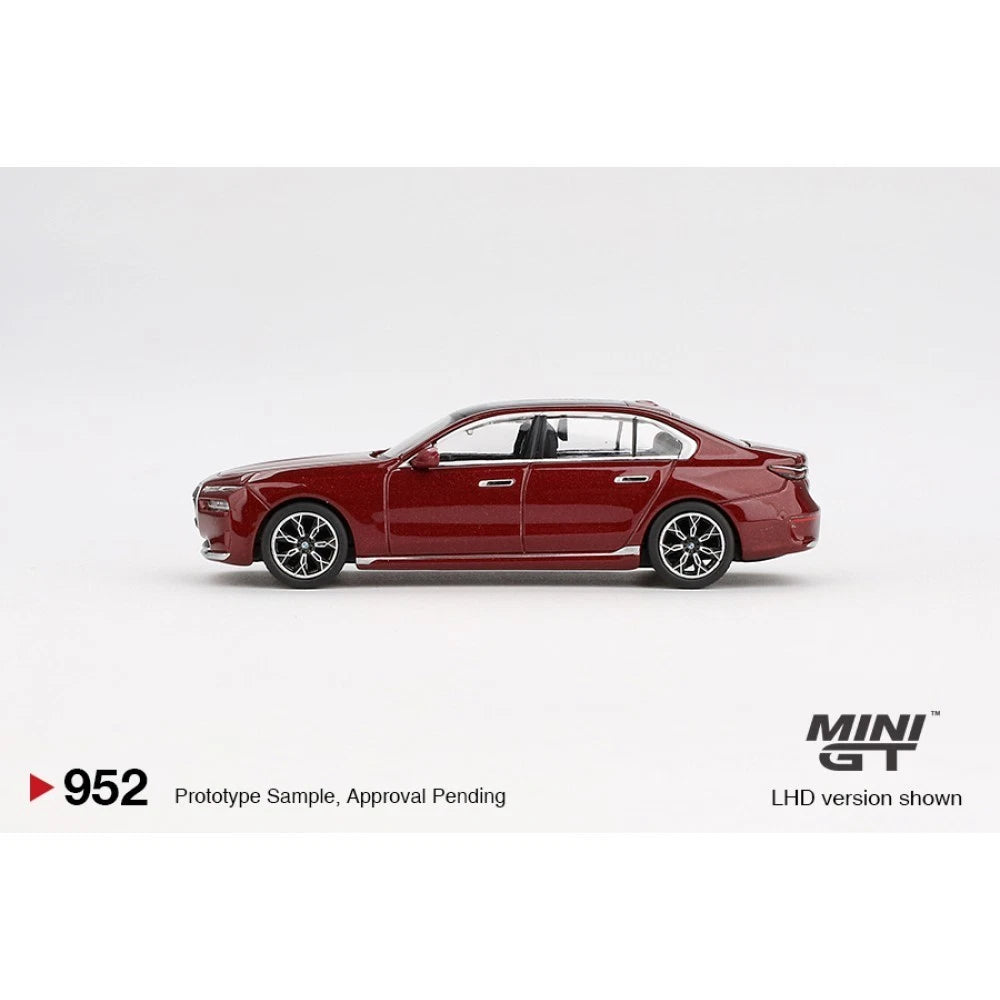 Mini GT 1/64 #952 BMW i7 xDrive60 Red
