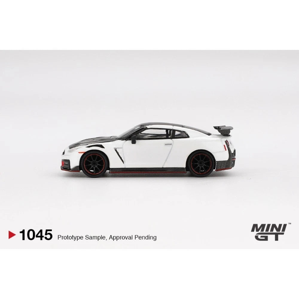 Mini GT 1/64 #1045 Nissan GTR Nismo R35 White