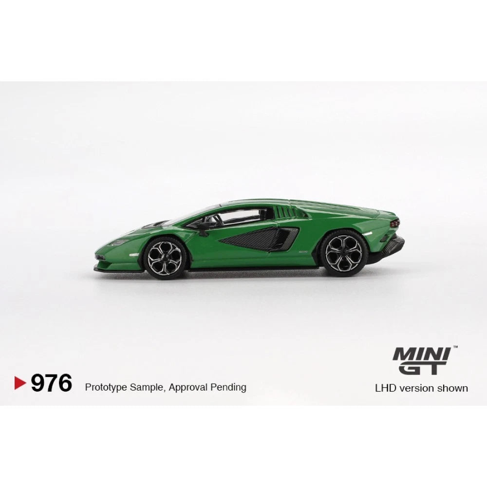 Mini GT 1/64 #976 Lamborghini Countach LPI 800-4 Green
